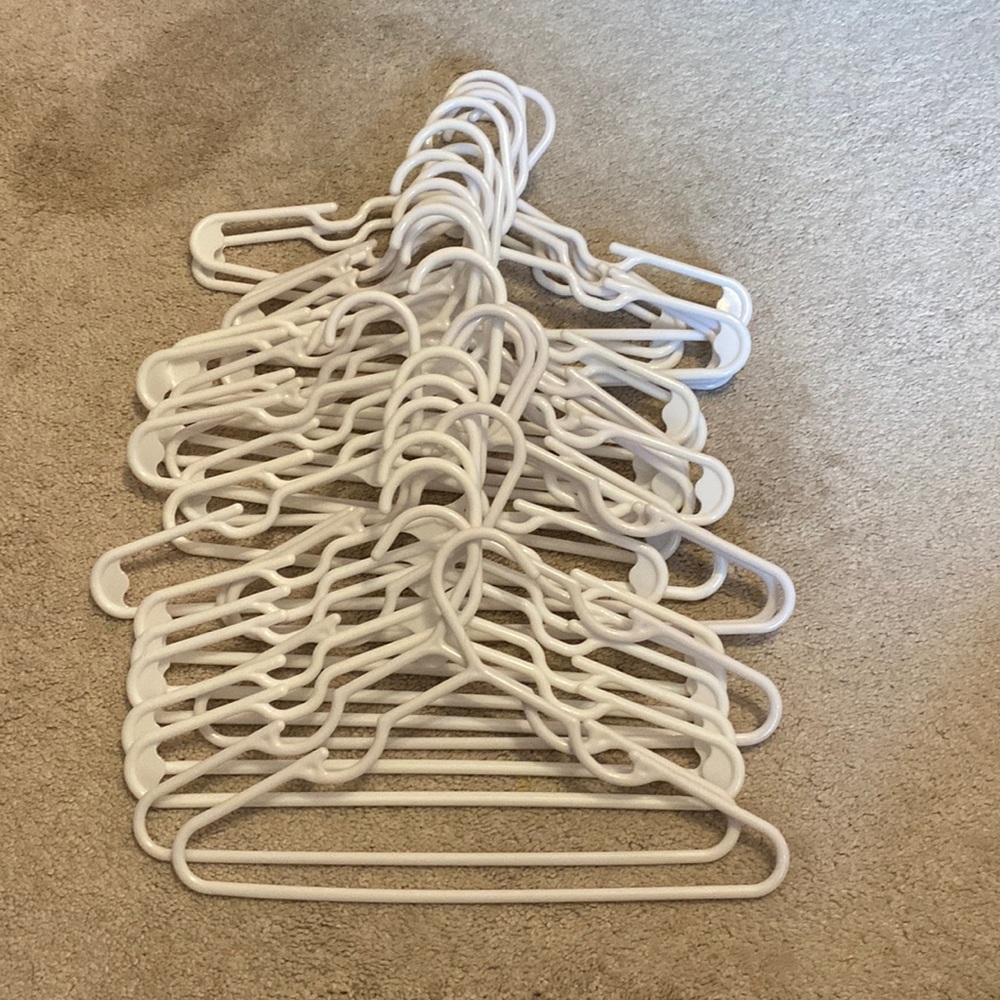 Baby/Toddler Plastic Hangers — 27 in total
